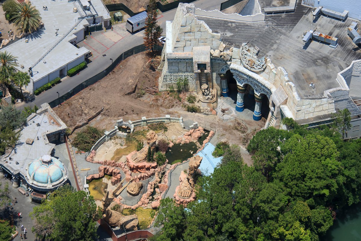 área do Lost Continent em processo de demolição no Islands of Adventure