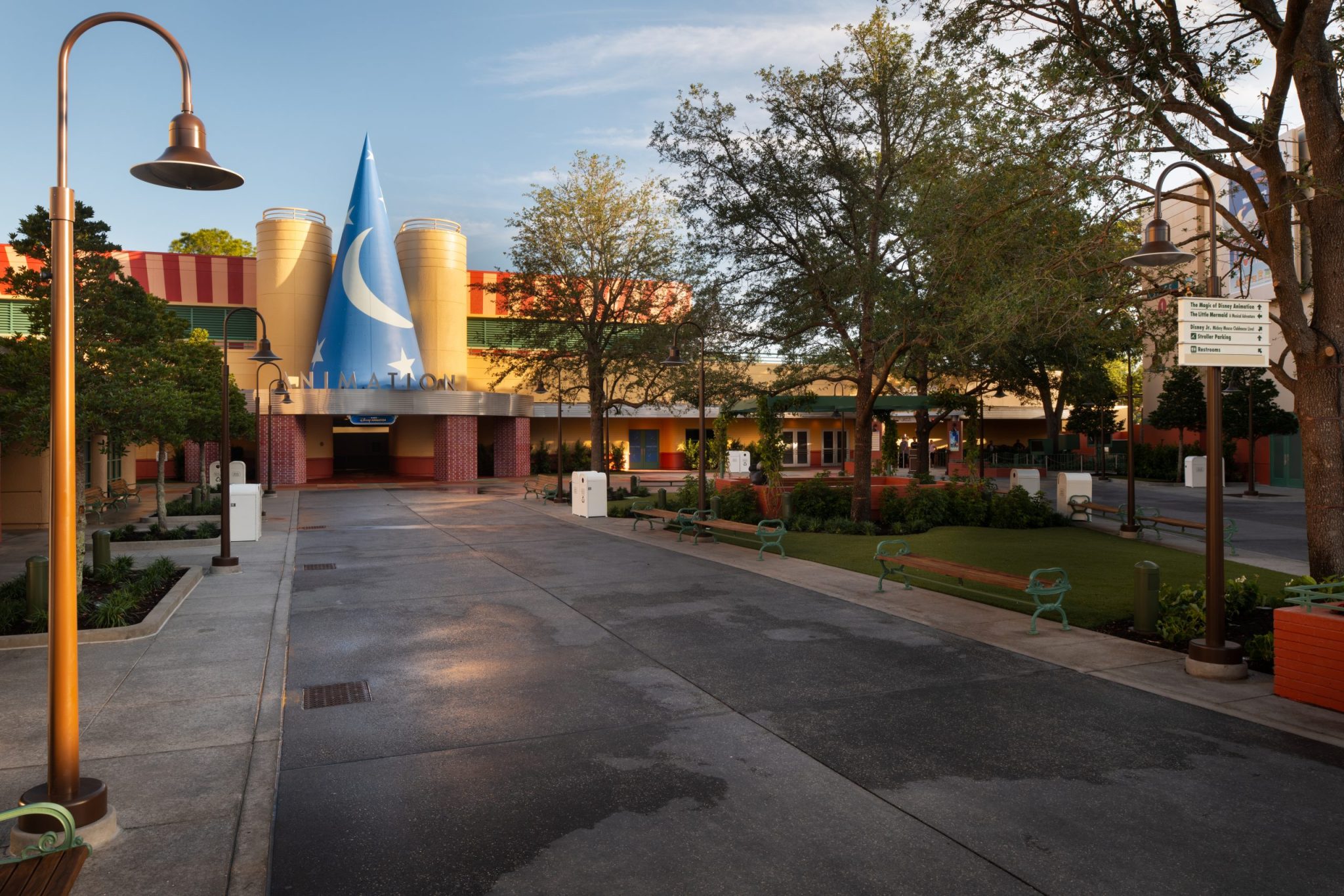 o chapéu clássico do Mickey Feiticeiro está de volta ao Hollywood Studios